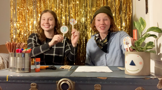 Valentiny Signs With Gingergold